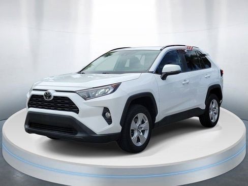 Used 2020 Toyota RAV4 XLE w/ Convenience Package image 2