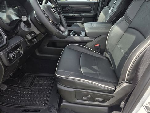 New 2026 RAM 2500 Limited AWD/4WD image 16