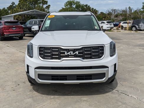 Used 2025 Kia Telluride S image 3