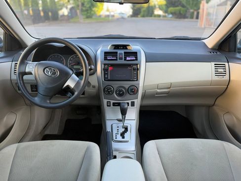 Used 2013 Toyota Corolla LE FWD image 15