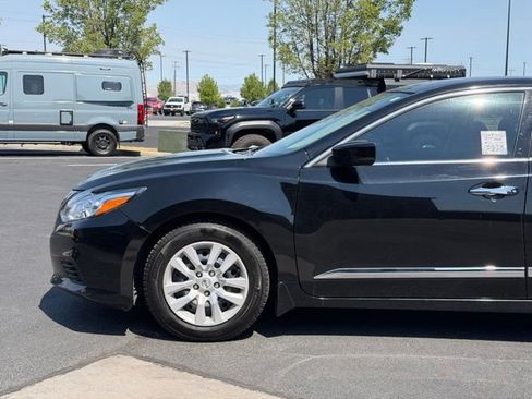 Used 2016 Nissan Altima 2.5 S w/ Power Driver Seat Package FWD image 7