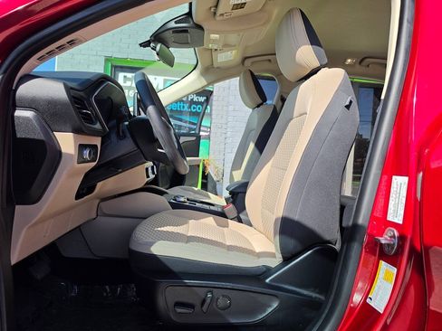 Used 2020 Ford Escape SE FWD image 19