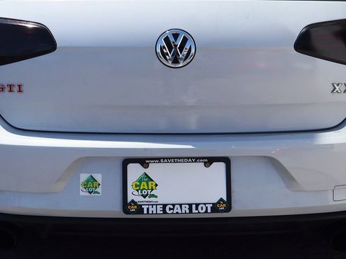 Used 2019 Volkswagen GTI SE w/ SE Experience Package image 21