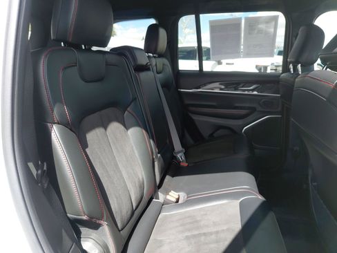 Used 2022 Jeep Grand Cherokee Trailhawk image 30