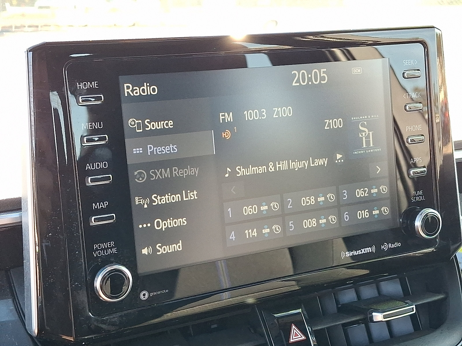 Used 2020 Toyota Corolla SE w/ SE Premium Package FWD image 18