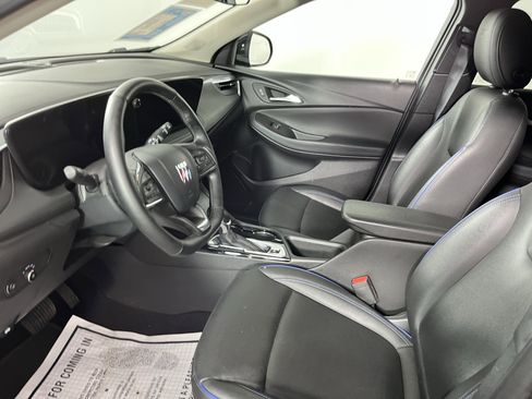 Used 2025 Buick Encore GX Sport Touring w/ Comfort Package AWD/4WD image 7
