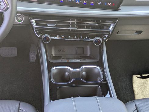 New 2026 Chevrolet Traverse LT w/ Enhanced Driving Package image 19