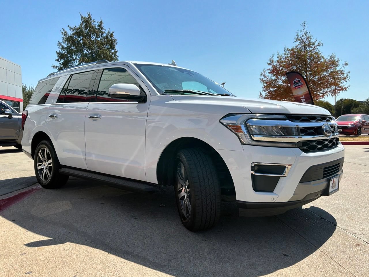 Used 2024 Ford Expedition Limited AWD/4WD image 4