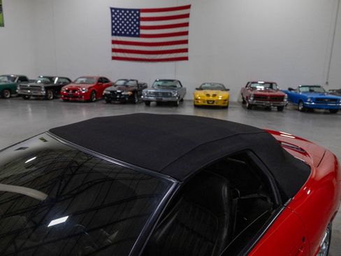 Used 2002 Chevrolet Camaro Z28 w/ SS Performance/Appearance Pkg RWD image 29