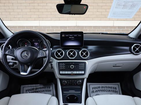 Used 2018 Mercedes-Benz GLA 250 4MATIC w/ Premium Package image 28