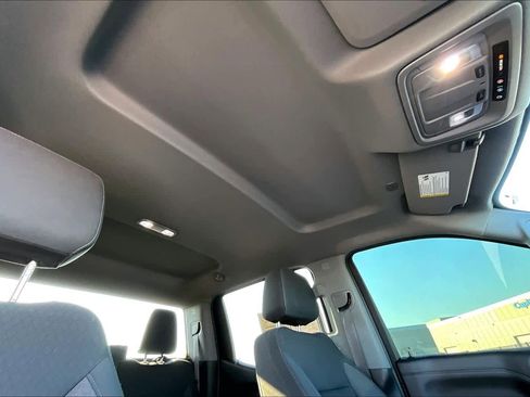 Used 2021 Chevrolet Silverado 1500 LT image 13