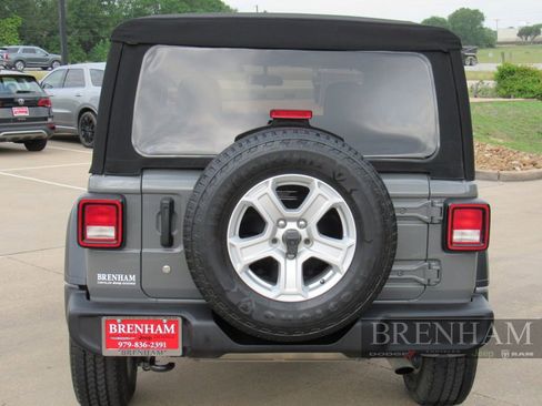 Used 2020 Jeep Wrangler Sport image 5