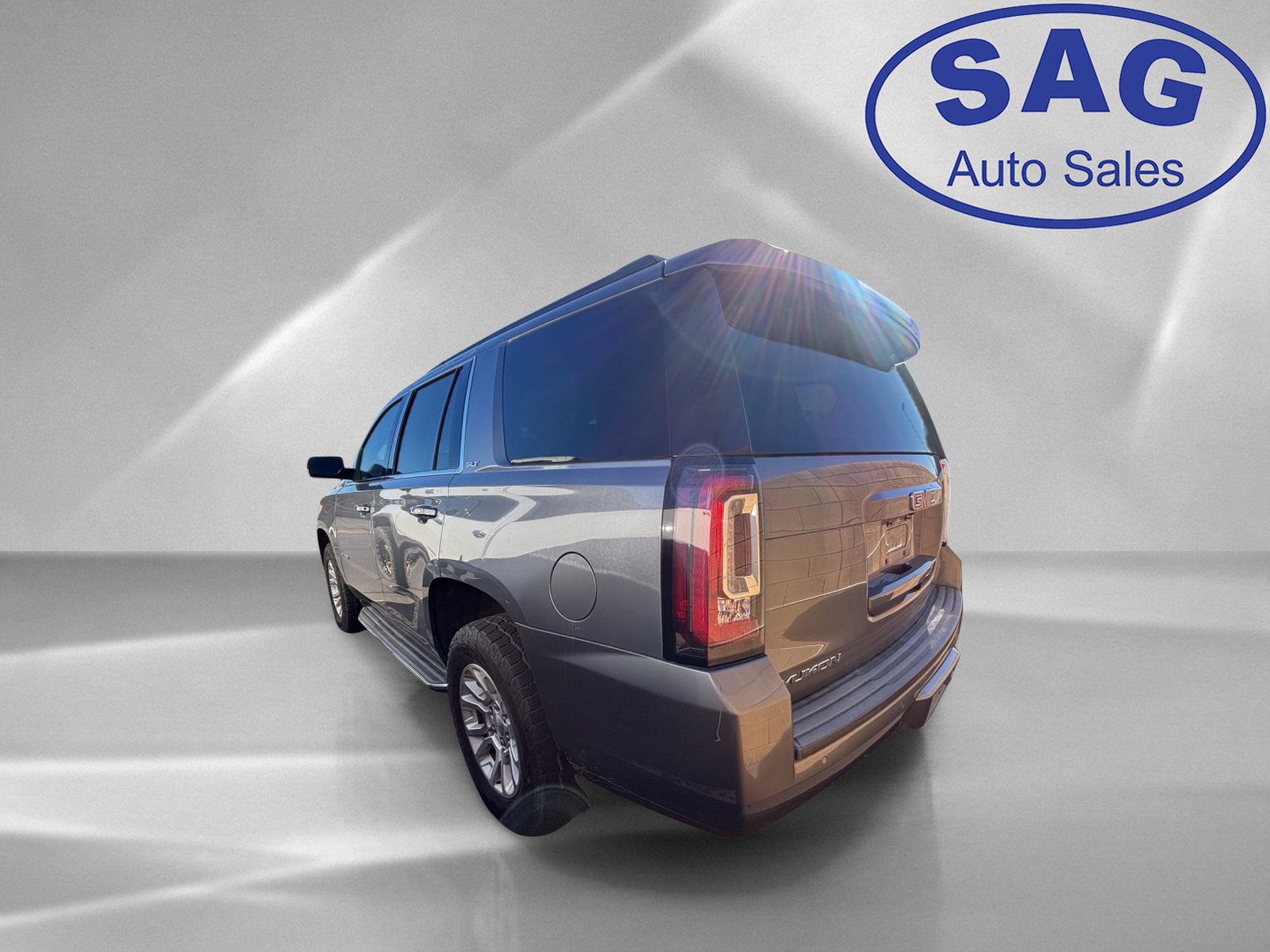 Used 2018 GMC Yukon SLT w/ HD Trailering Package AWD/4WD image 4