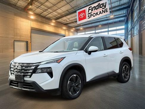 Used 2024 Nissan Rogue SV image 1
