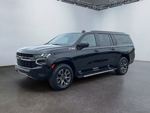 Used 2022 Chevrolet Suburban Z71 AWD/4WD image 7