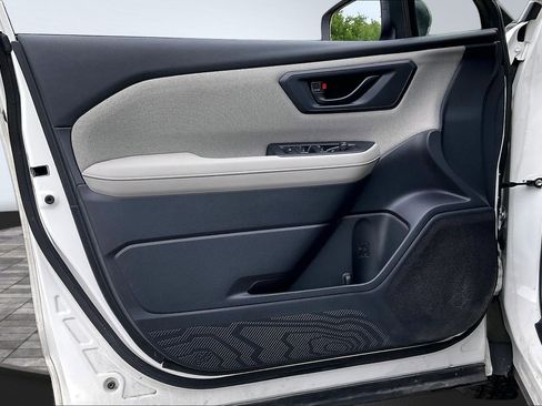 Certified 2025 Subaru Forester AWD/4WD image 16