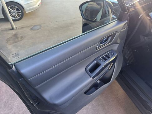 Used 2025 Nissan Pathfinder SV image 20