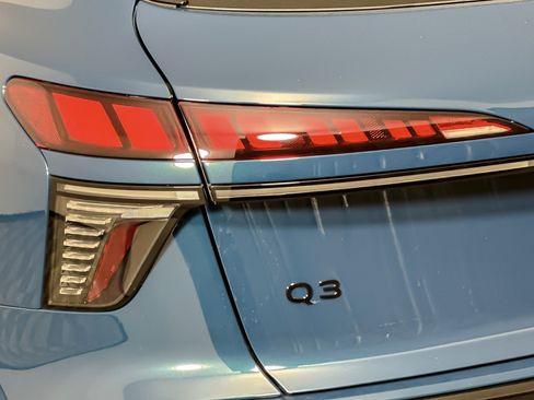 New 2026 Audi Q3 quattro 2.0T AWD/4WD image 24