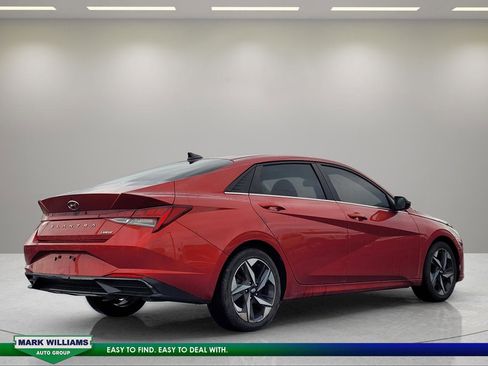 Used 2022 Hyundai Elantra Limited w/ Cargo Package FWD image 4