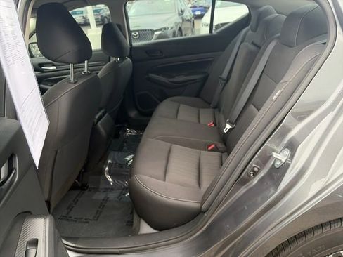 Used 2024 Nissan Altima 2.5 SV image 24