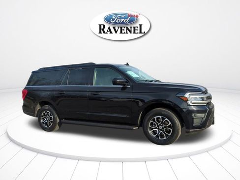 Used 2024 Ford Expedition Max XLT image 2