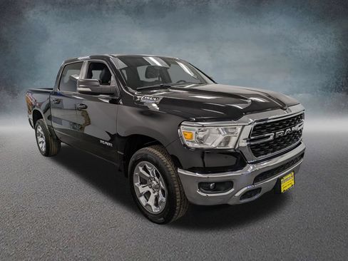 Used 2022 RAM 1500 Big Horn AWD/4WD image 3