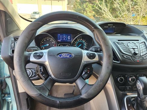 Used 2013 Ford Escape SE FWD image 31