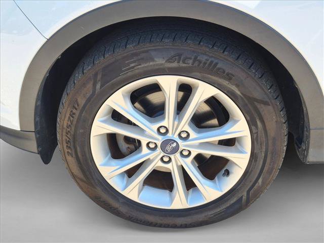 Used 2017 Ford Escape SE FWD image 10