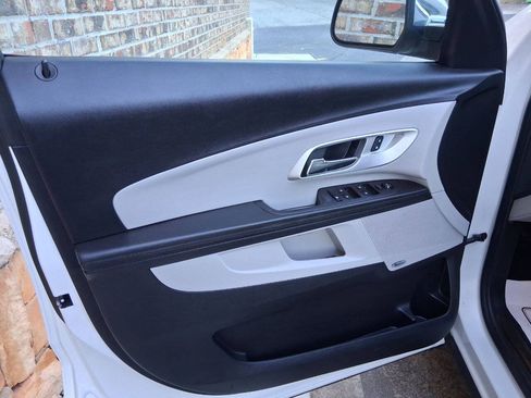 Used 2016 Chevrolet Equinox LTZ w/ Enhanced Convenience Package FWD image 11