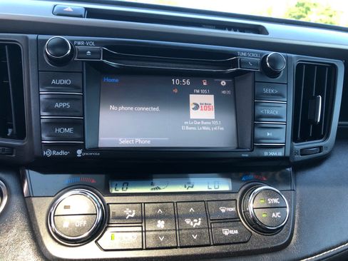 Used 2018 Toyota RAV4 XLE w/ Plus Extra Value Package AWD/4WD image 14