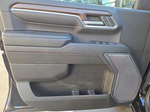 Used 2024 Chevrolet Silverado 2500 High Country w/ High Country Premium Package image 12