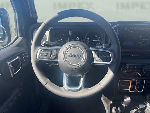 Used 2025 Jeep Wrangler Unlimited Sahara AWD/4WD image 14