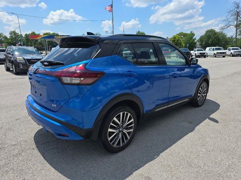 Used 2021 Nissan Kicks SR w/ SR Premium Package image 3