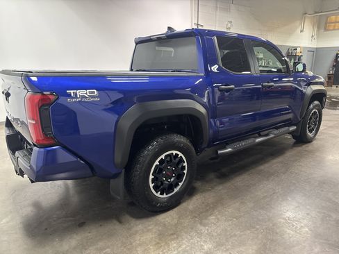 Used 2024 Toyota Tacoma TRD Off-Road image 3