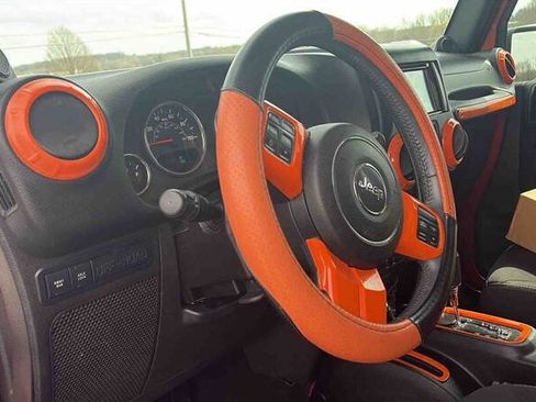 Used 2014 Jeep Wrangler Unlimited Rubicon w/ Dual Top Group image 11