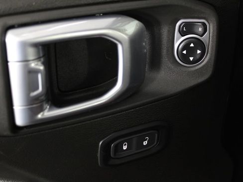 Used 2024 Jeep Gladiator Rubicon w/ Technology Group image 21