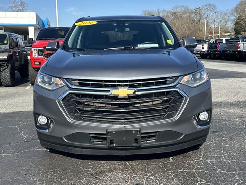 Used 2021 Chevrolet Traverse LT image 3