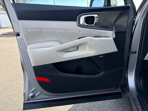 Certified 2023 Kia Sorento SX Prestige image 17