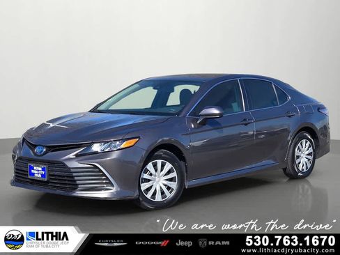 Used 2022 Toyota Camry LE image 1