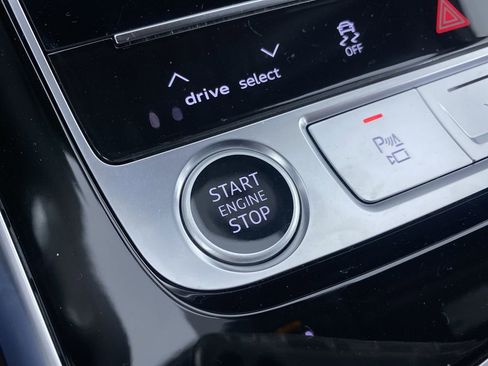 Used 2026 Audi Q7 3.0T Prestige image 9