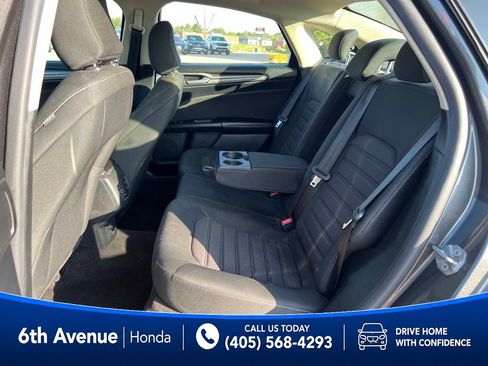 Used 2020 Ford Fusion SE FWD image 17