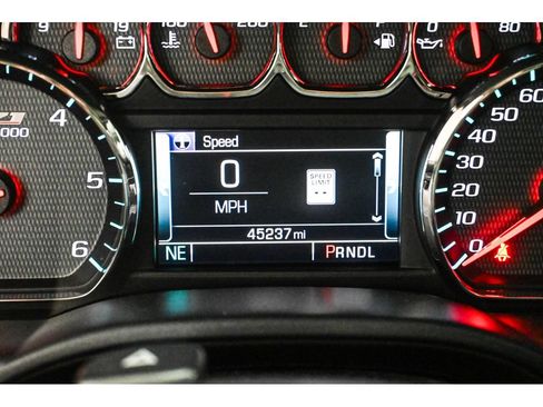 Used 2018 Chevrolet Silverado 1500 LT w/ All Star Edition AWD/4WD image 39
