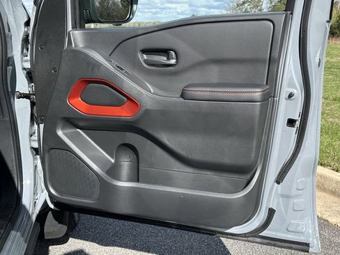 Certified 2026 Nissan Frontier PRO-4X w/ Pro-4x Convenience Package image 15