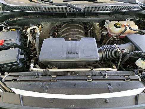 Used 2024 Chevrolet Suburban RST w/ Luxury Package image 40