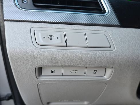 Used 2016 Hyundai Sonata SE FWD image 17