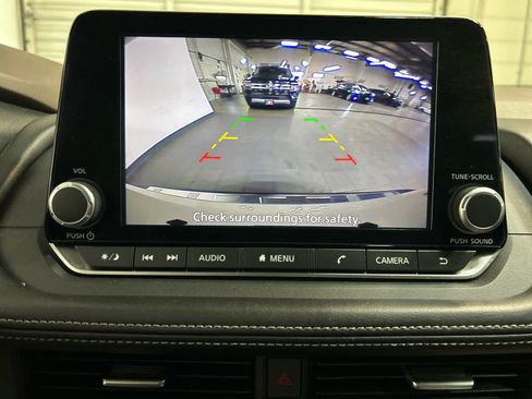 Used 2023 Nissan Rogue SV AWD/4WD image 5