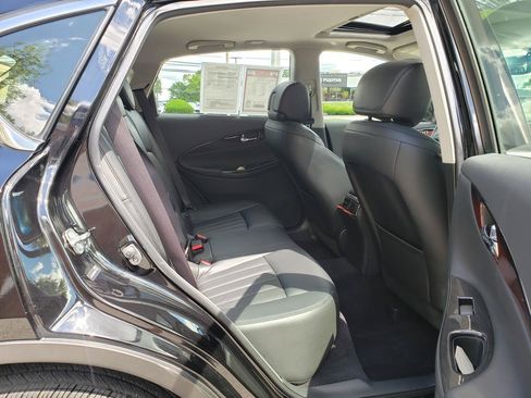 Used 2017 INFINITI QX50 AWD w/ Technology Package image 16