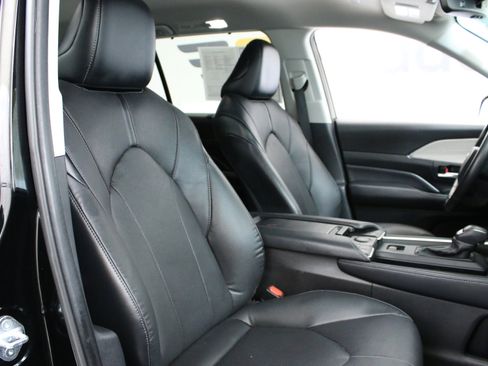 Used 2024 Toyota Grand Highlander Limited image 29