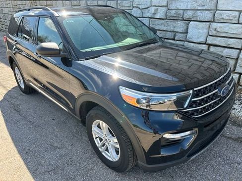 Used 2023 Ford Explorer XLT w/ Equipment Group 202A image 7
