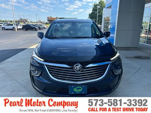 Used 2023 Buick Enclave Premium AWD/4WD image 2